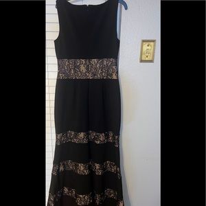 Sleeveless vince Camino evening gown